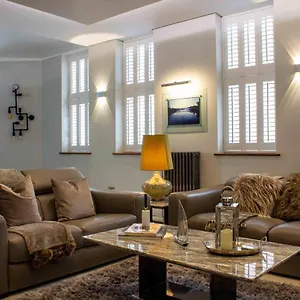 Liberty At Utopia Penthouse By Mgroupsa , Swansea United Kingdom
